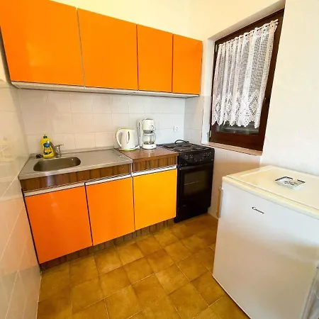 In 42257 Jadranovo