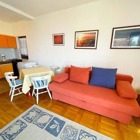 In 42257 Apartment *