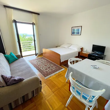 In 42257 Jadranovo