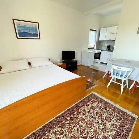 Apartment In 42257 Jadranovo