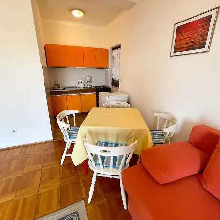 In 42257 Jadranovo